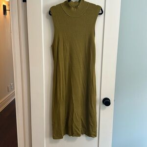 Soft , sleeveless sweater dress